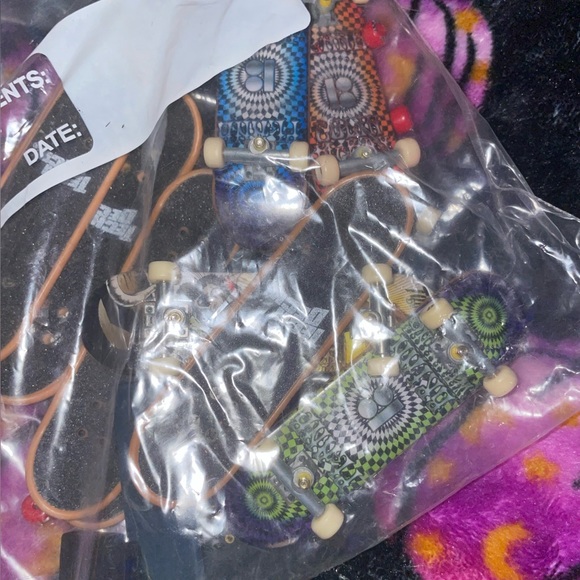 tech decks - Picture 2 of 2